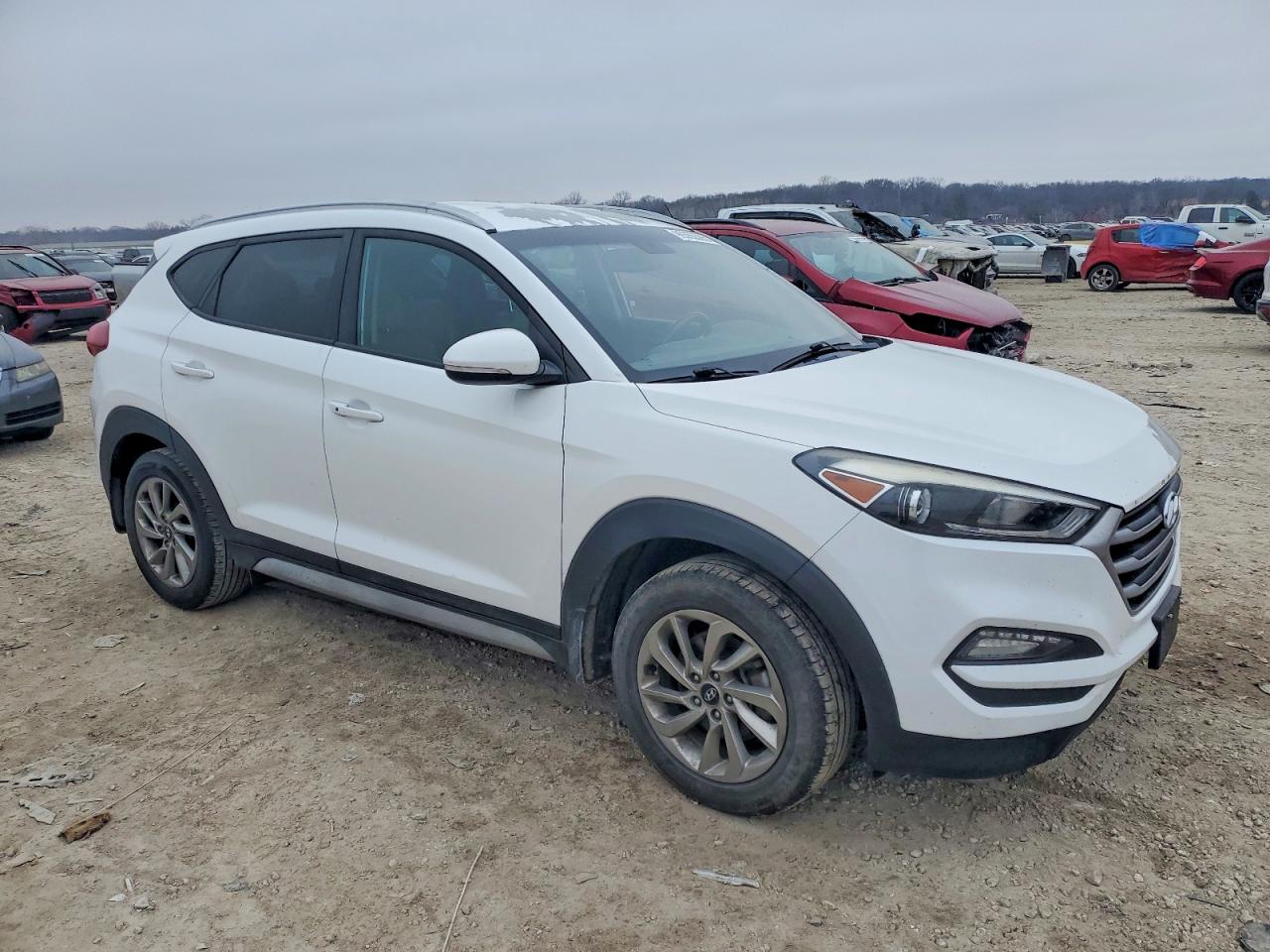 2017 HYUNDAI TUCSON SE PLUS photo 4