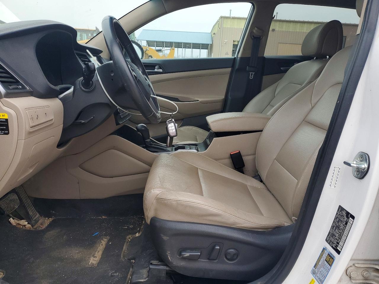 2017 HYUNDAI TUCSON SE PLUS photo 7