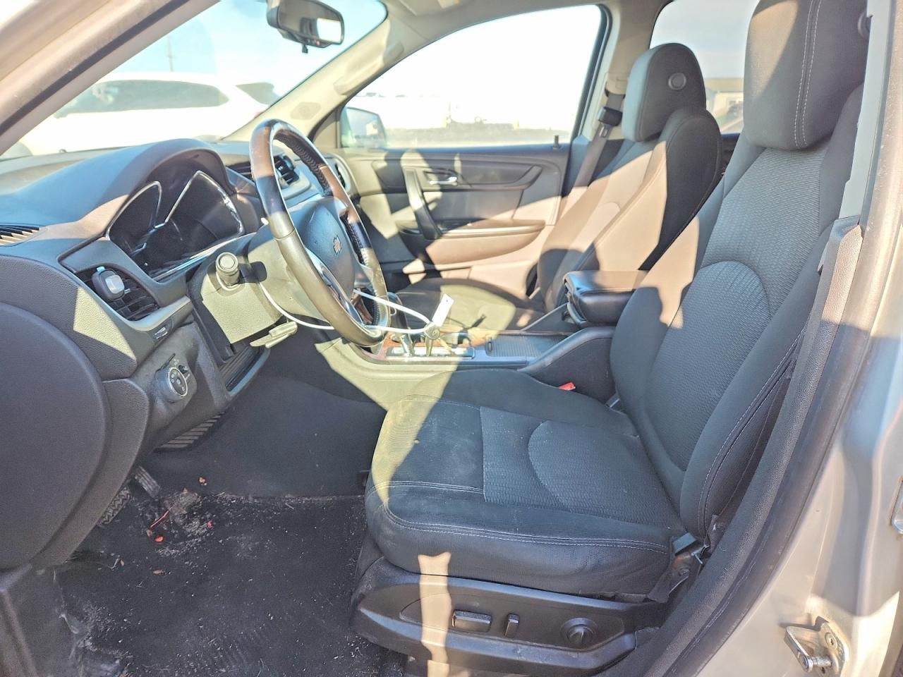 2014 CHEVROLET TRAVERSE LT photo 7
