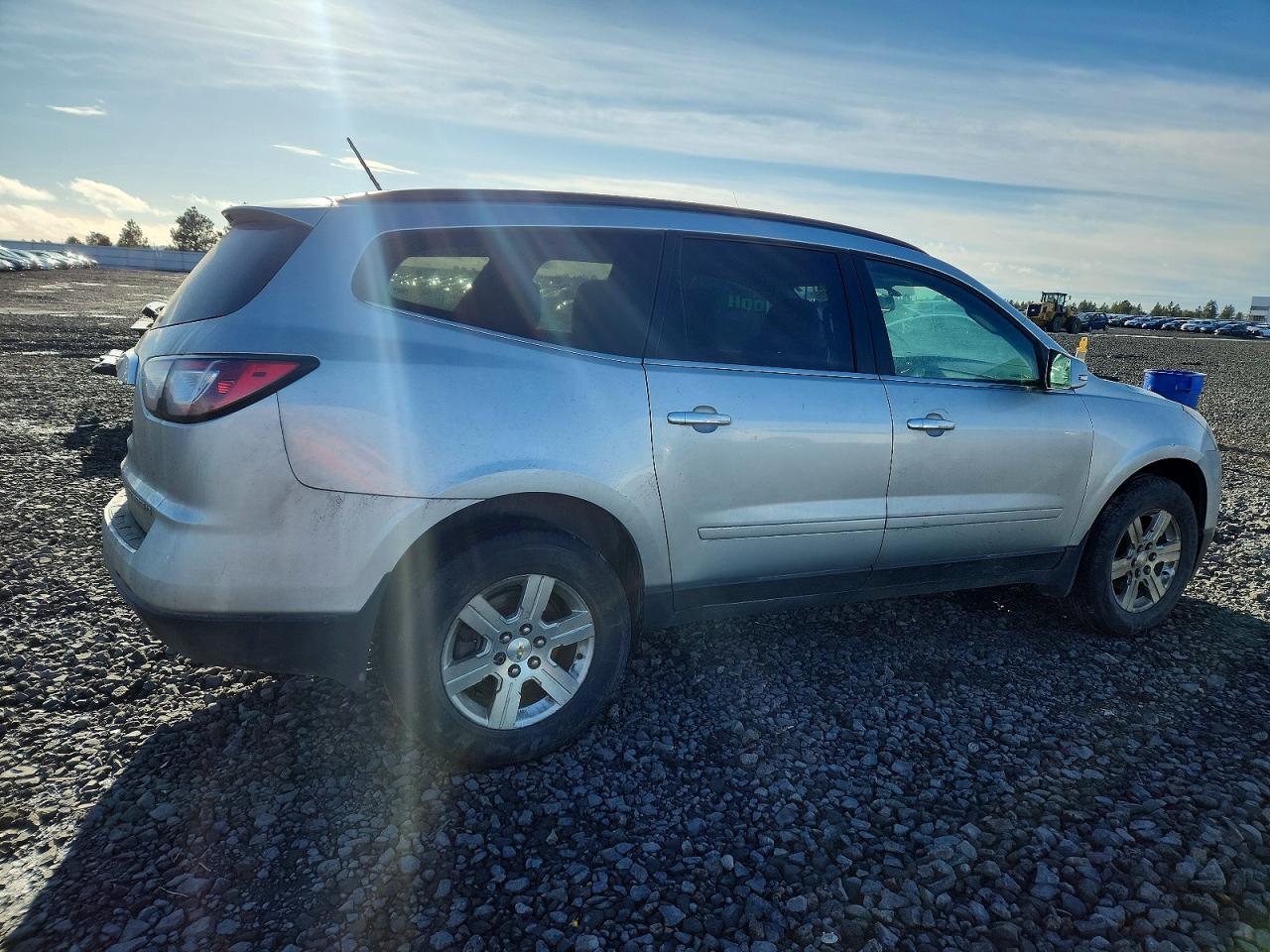2014 CHEVROLET TRAVERSE LT photo 3