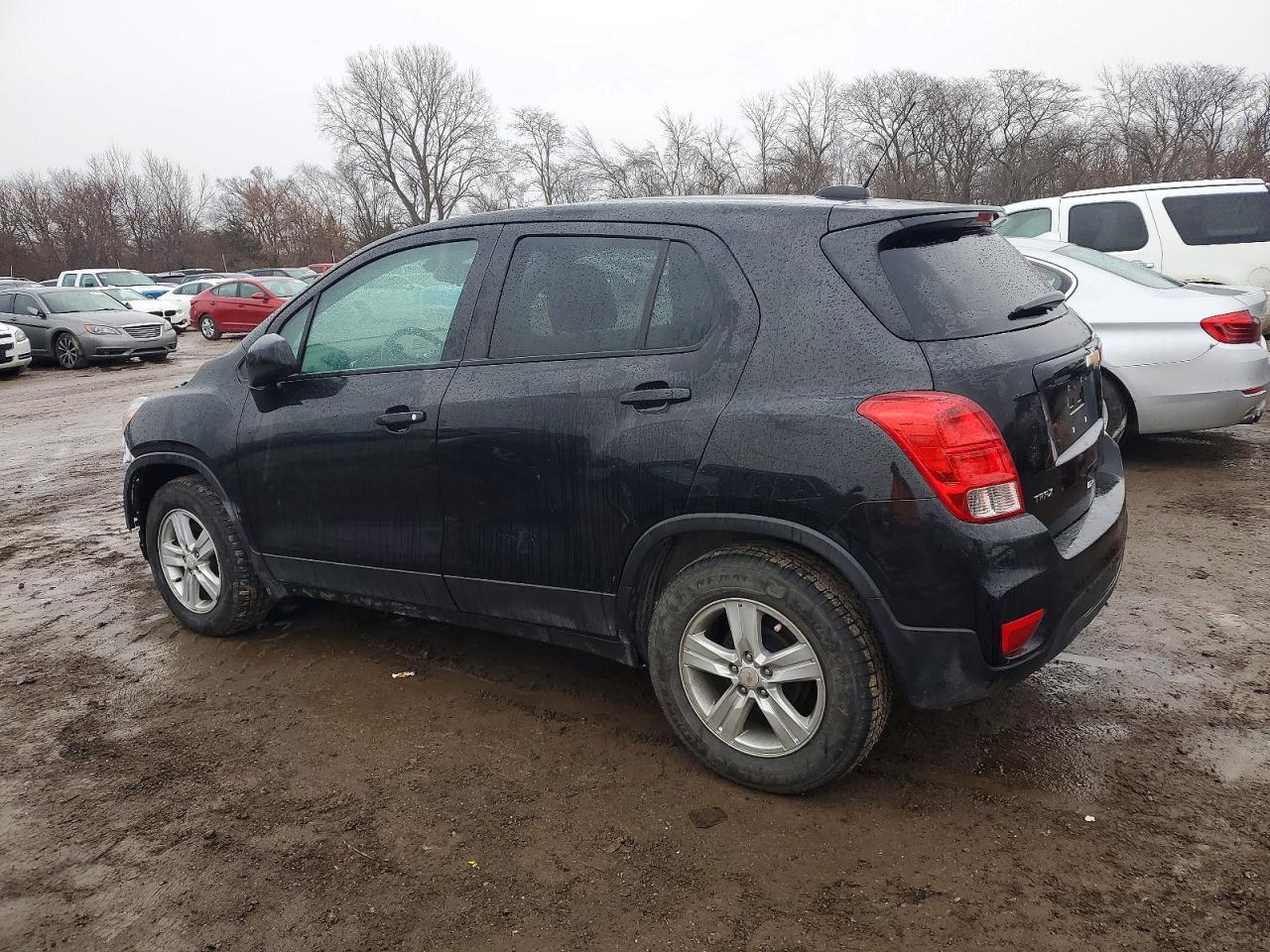 2020 CHEVROLET TRAX LS photo 2