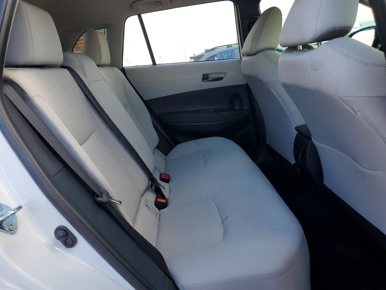 2023 TOYOTA COROLLA CROSS LE photo 11
