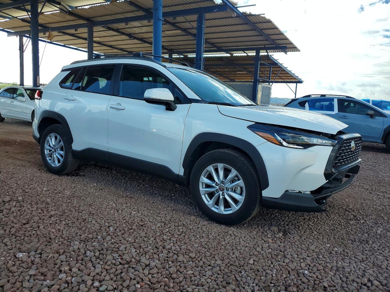 2023 TOYOTA COROLLA CROSS LE photo 4
