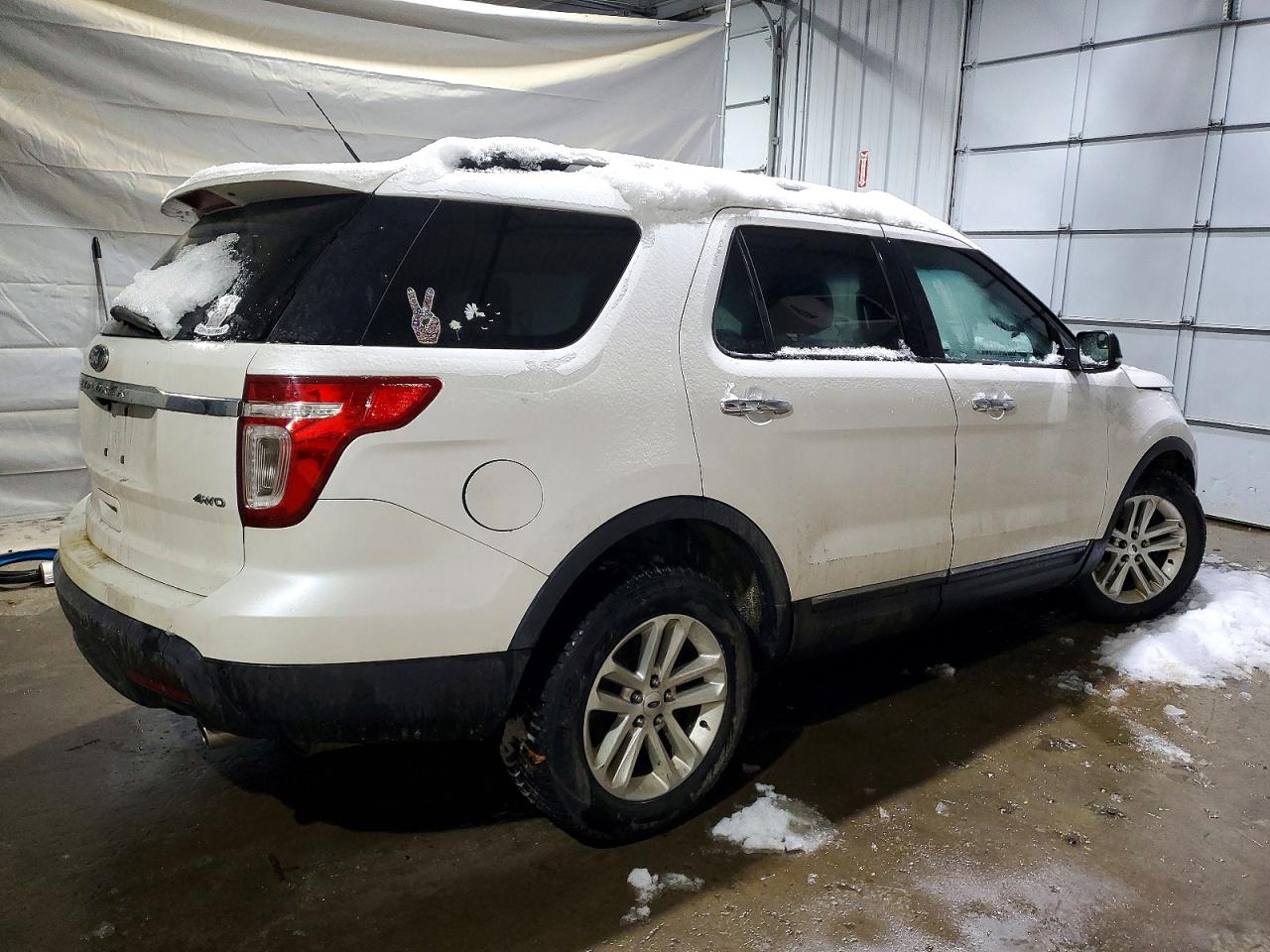 2014 FORD EXPLORER XLT photo 3