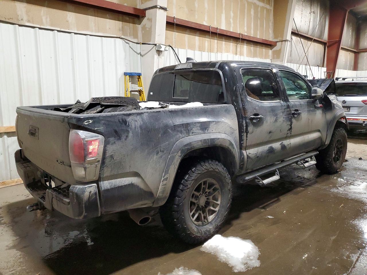 2021 TOYOTA TACOMA photo 3