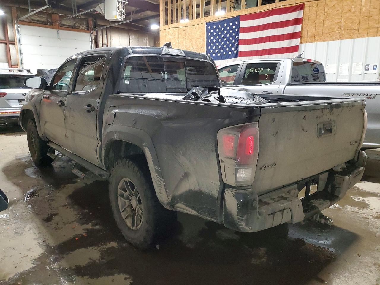 2021 TOYOTA TACOMA photo 2
