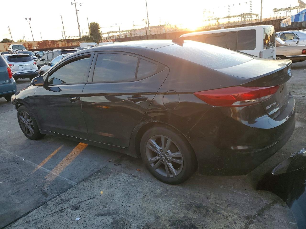 2017 HYUNDAI ELANTRA SE photo 2