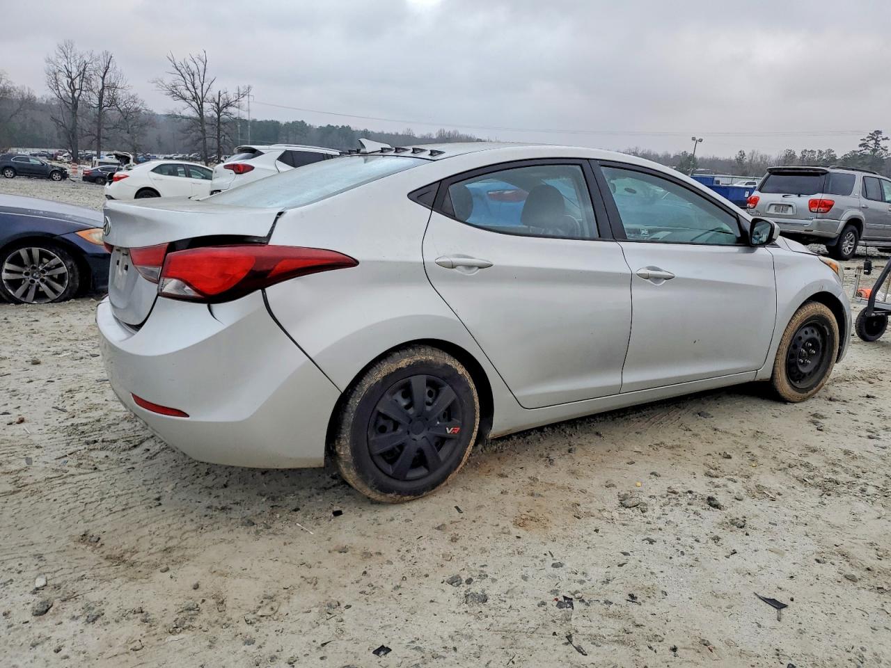 2016 HYUNDAI ELANTRA SE photo 5