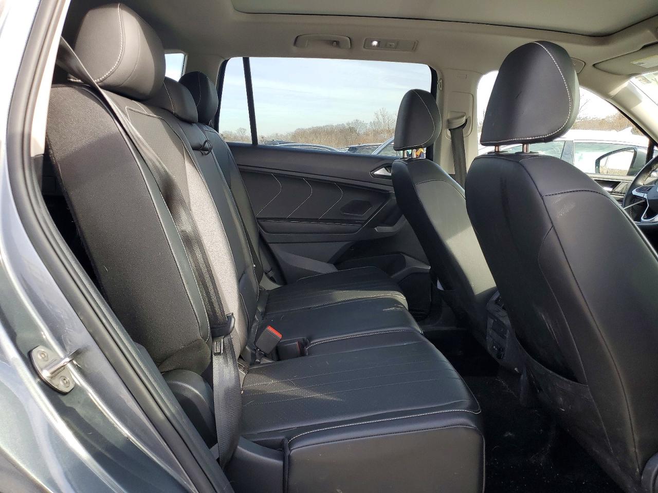 2024 VOLKSWAGEN TIGUAN SE photo 11