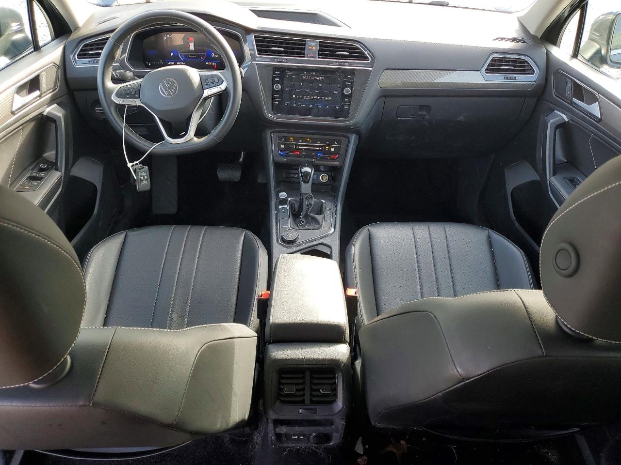 2024 VOLKSWAGEN TIGUAN SE photo 8