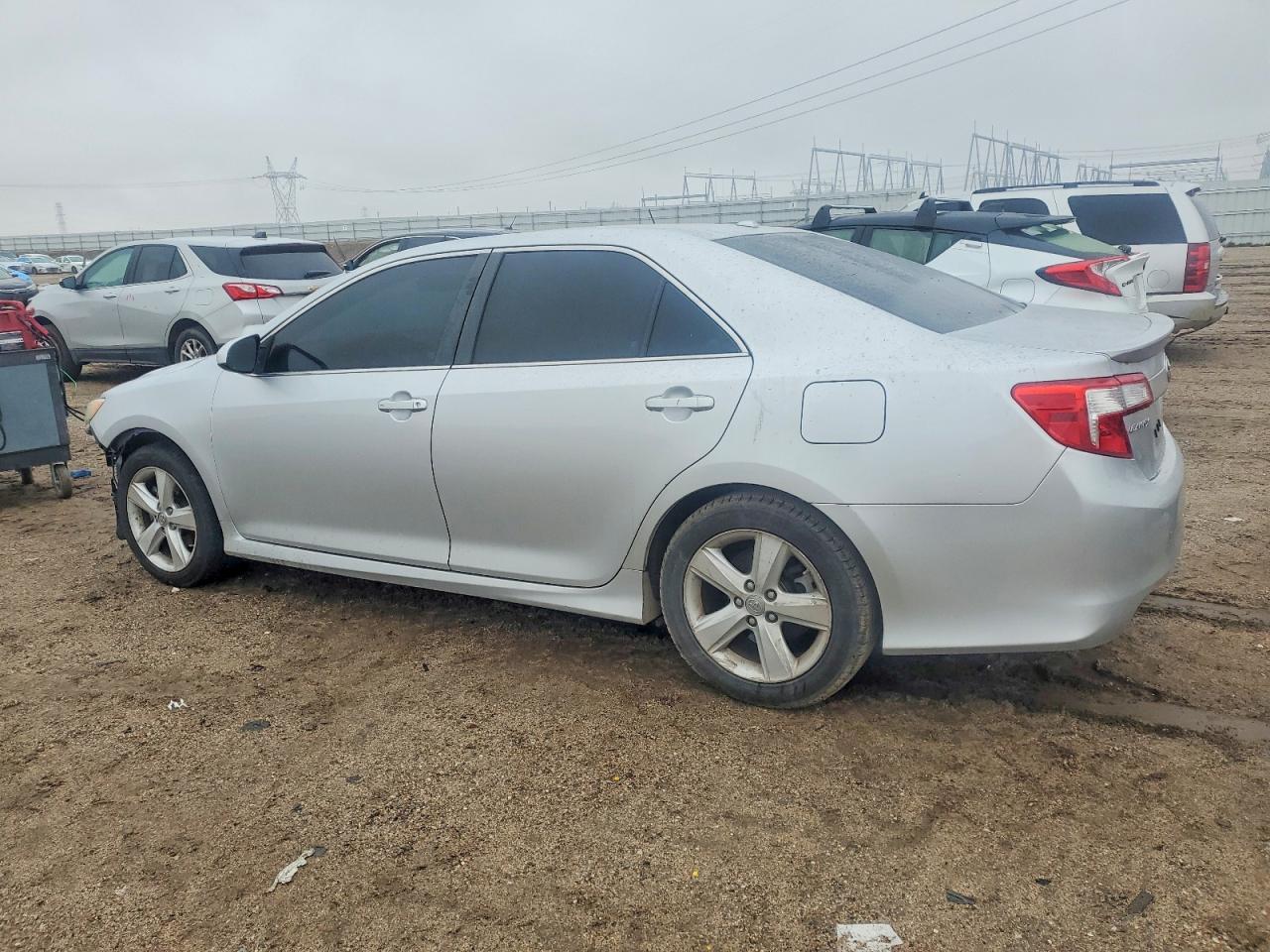 2012 TOYOTA CAMRY SE photo 3