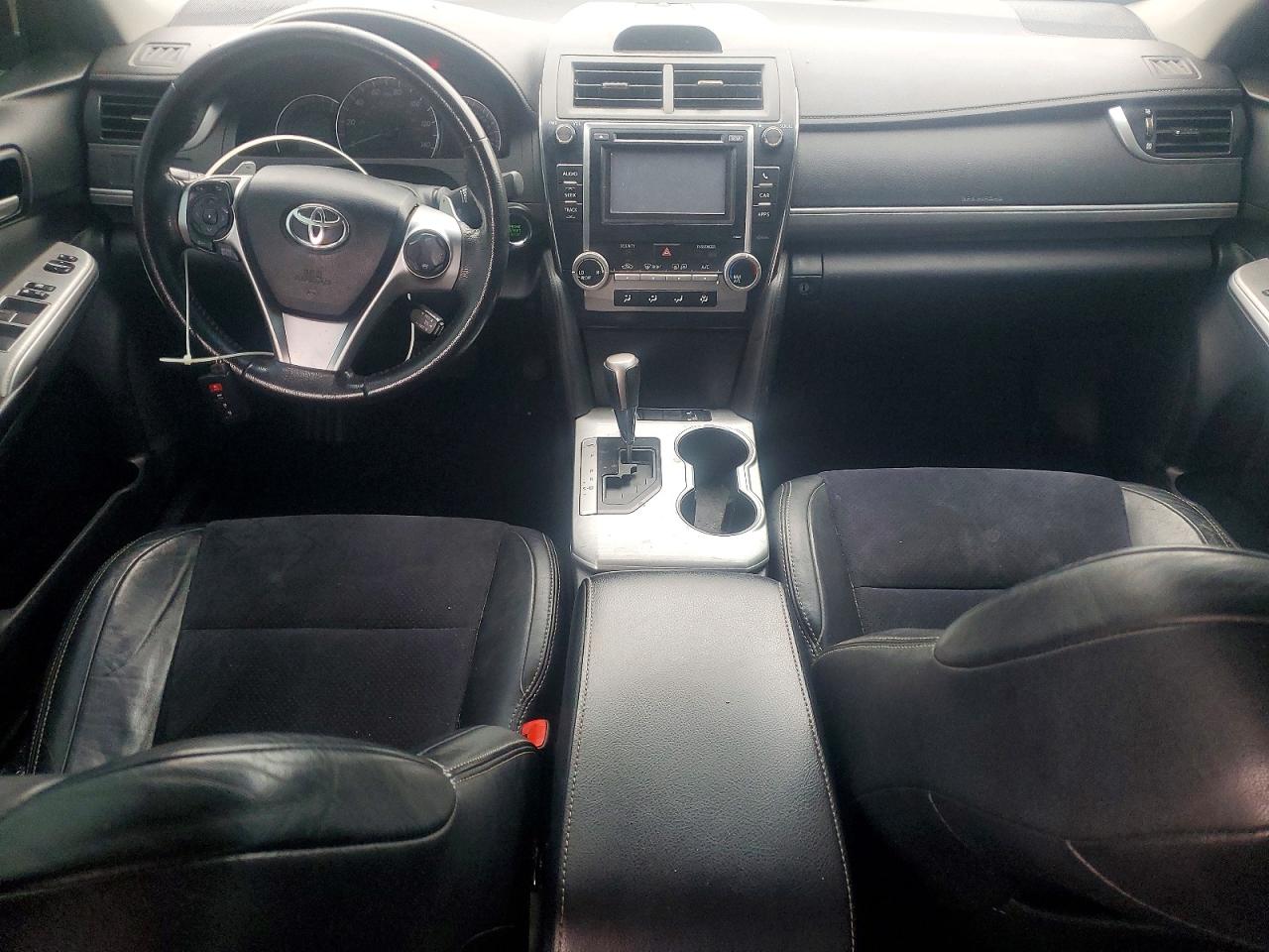 2012 TOYOTA CAMRY SE photo 15