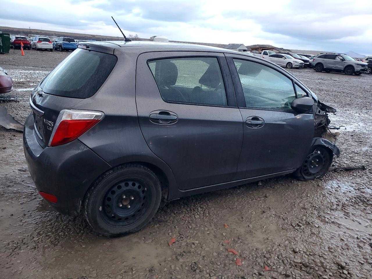 2013 TOYOTA YARIS photo 3