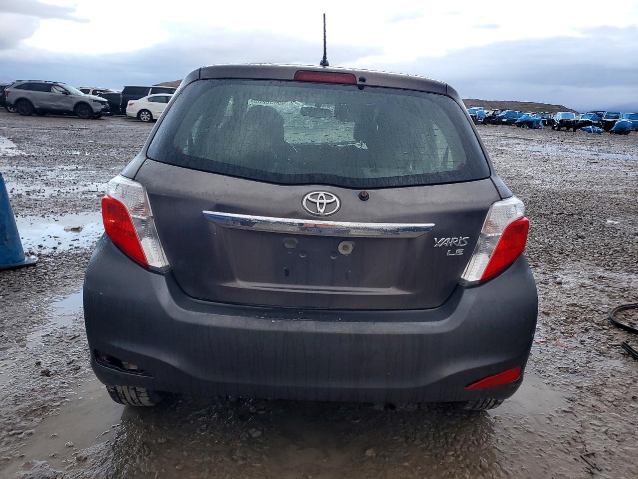2013 TOYOTA YARIS photo 6