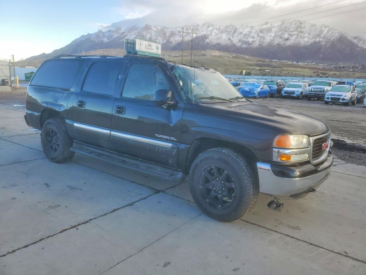 2005 GMC YUKON XL K1500 photo 4