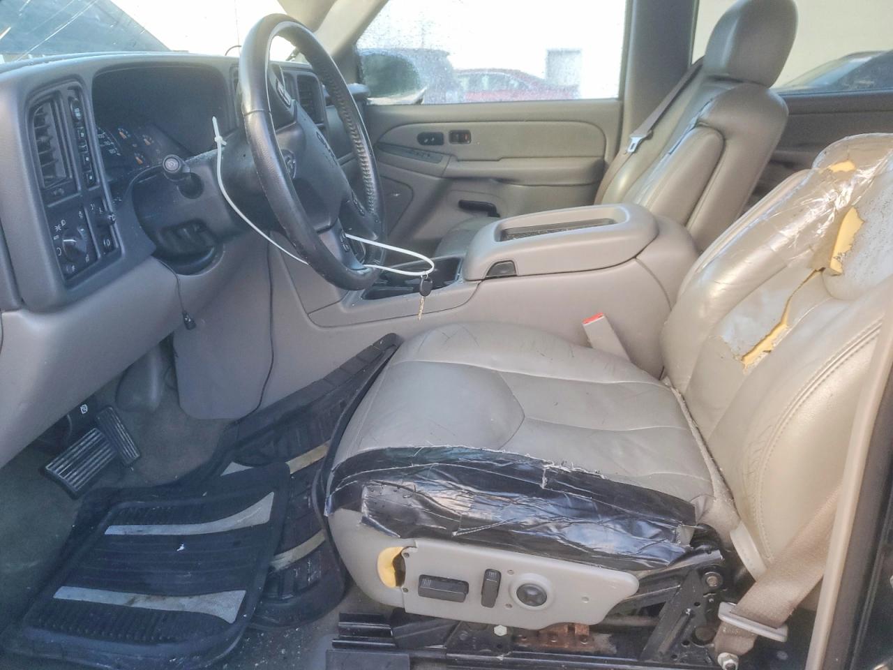2005 GMC YUKON XL K1500 photo 7