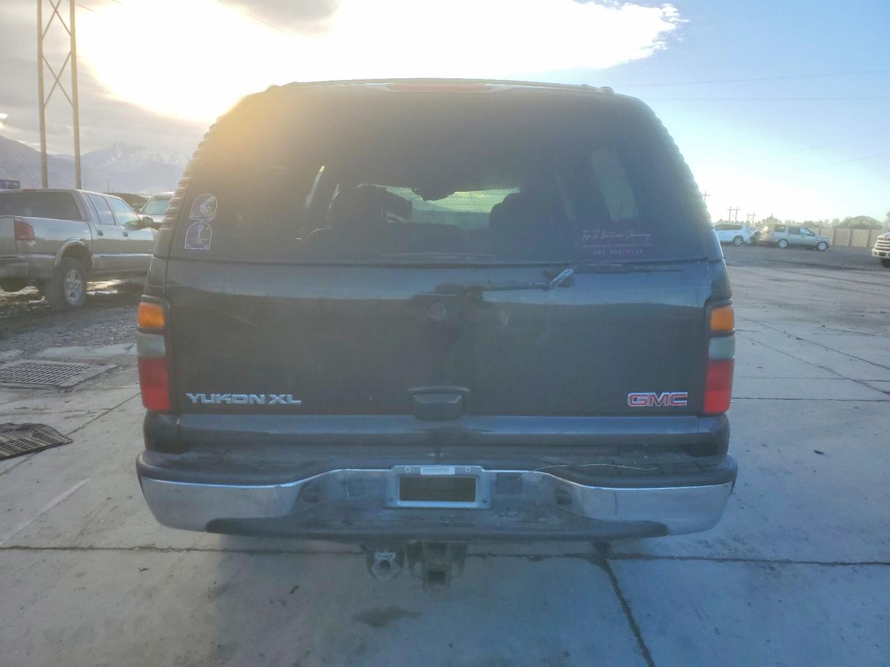 2005 GMC YUKON XL K1500 photo 6
