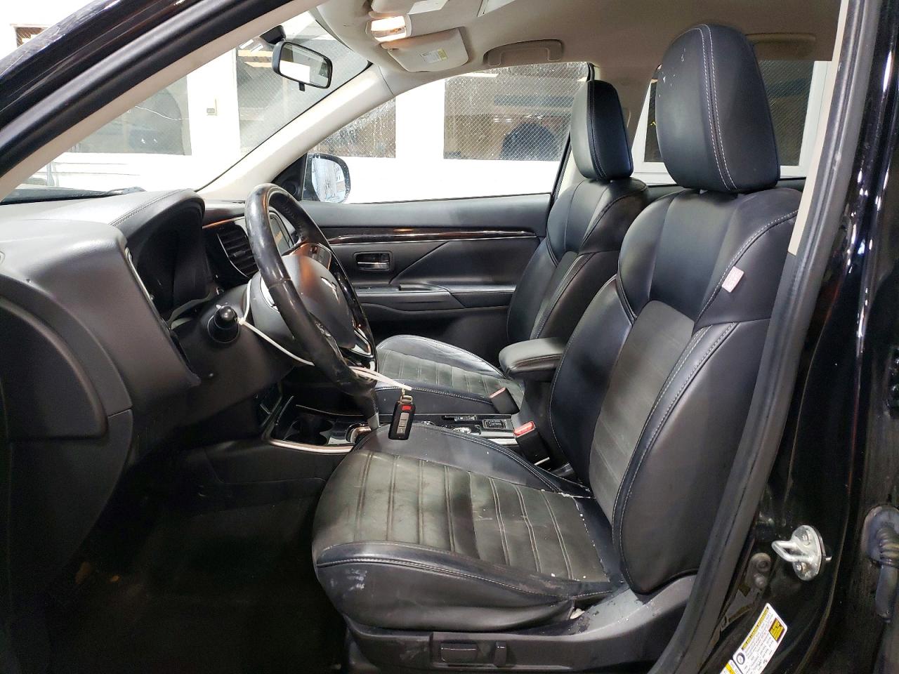 2019 MITSUBISHI OUTLANDER SE photo 13