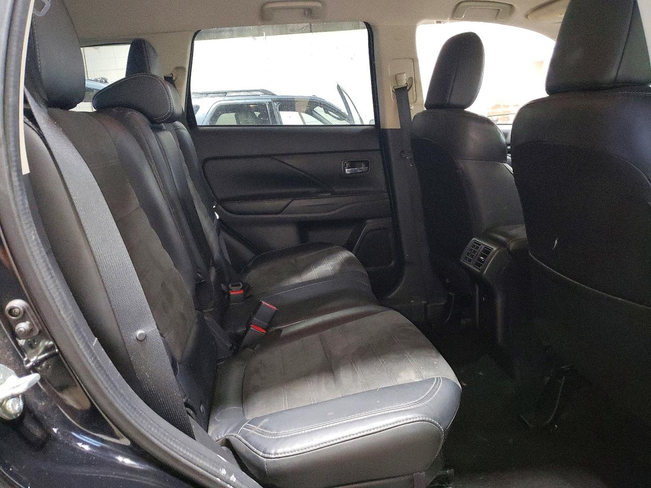 2019 MITSUBISHI OUTLANDER SE photo 21
