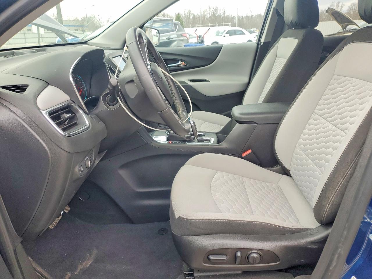 2021 CHEVROLET EQUINOX LT photo 13