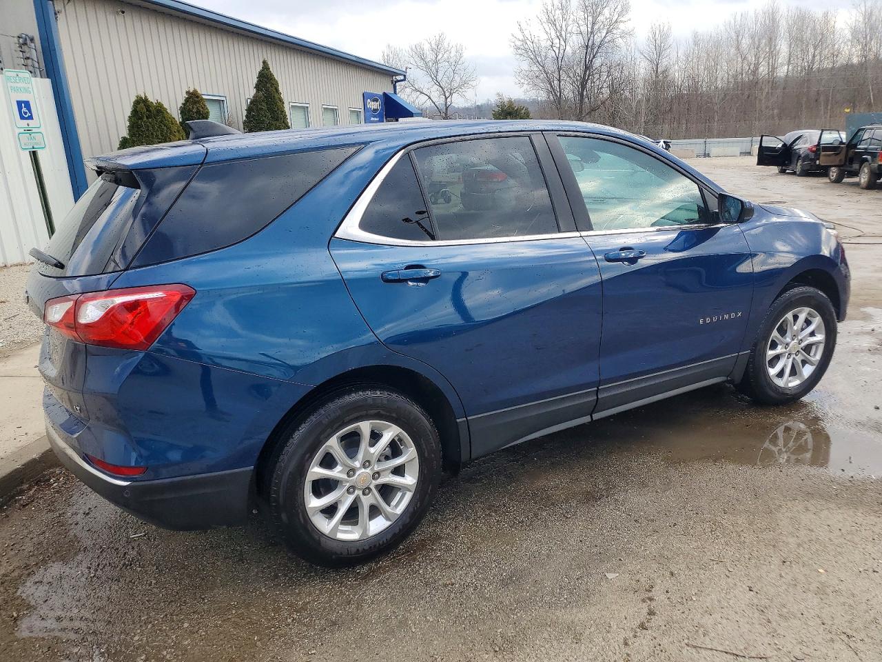 2021 CHEVROLET EQUINOX LT photo 5