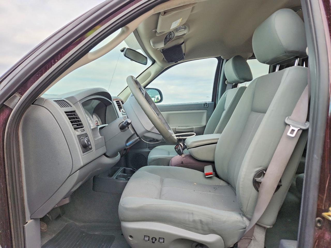 2005 DODGE DAKOTA SLT photo 7