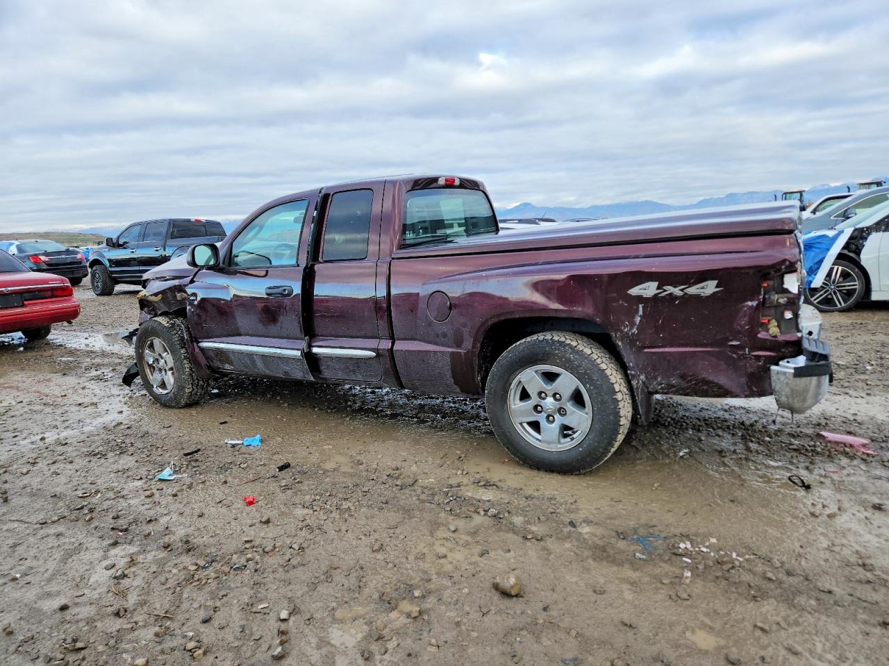 2005 DODGE DAKOTA SLT photo 2