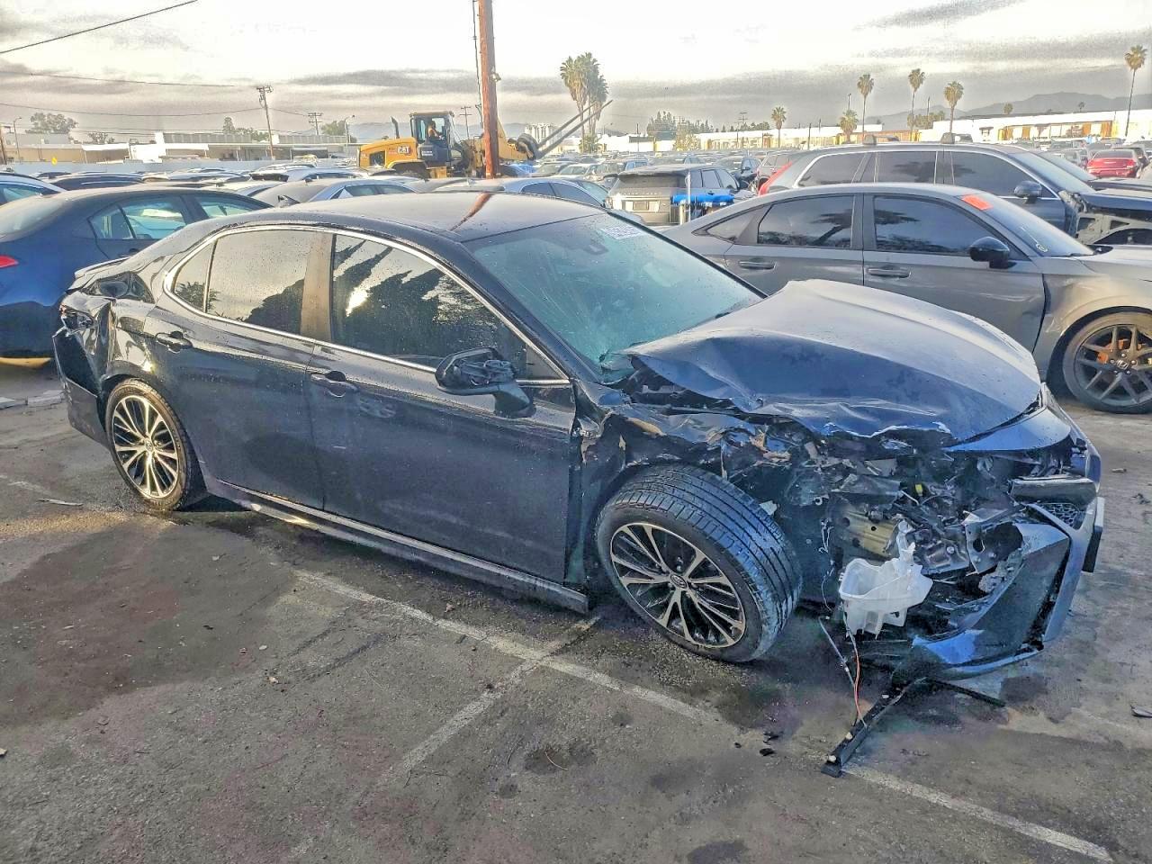 2019 TOYOTA CAMRY HYBRID photo 4
