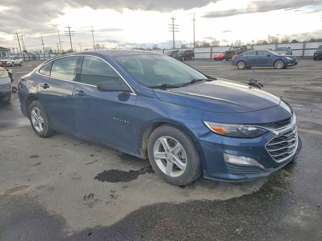2022 CHEVROLET MALIBU LT photo 4