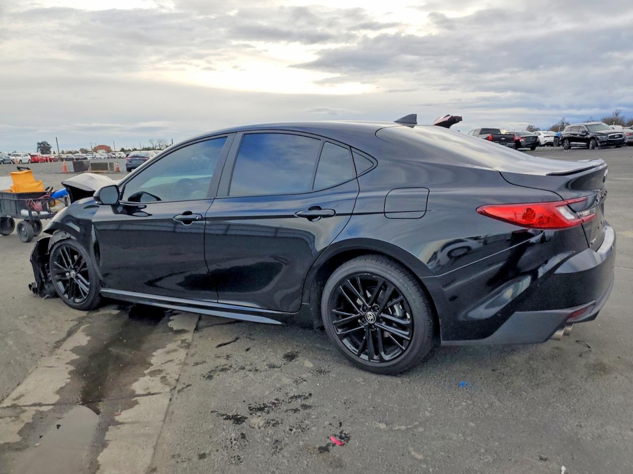 2025 TOYOTA CAMRY SE photo 2