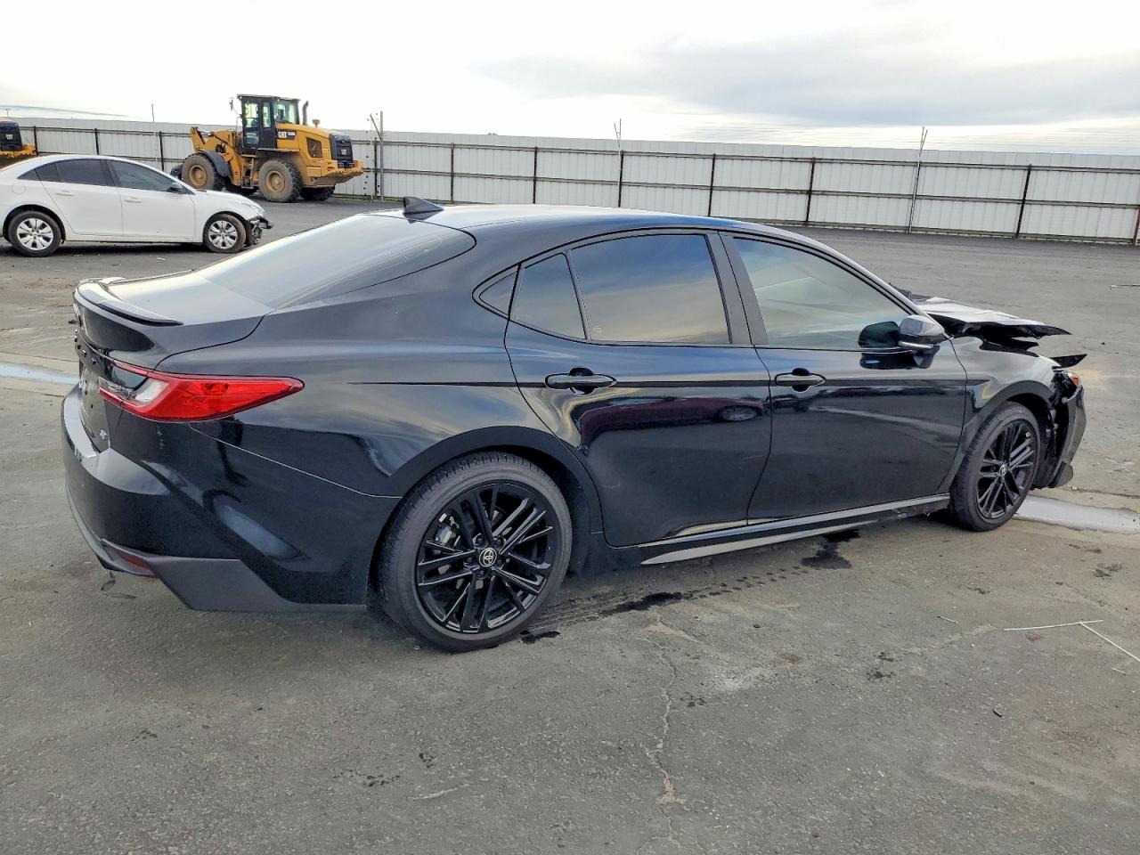 2025 TOYOTA CAMRY SE photo 3