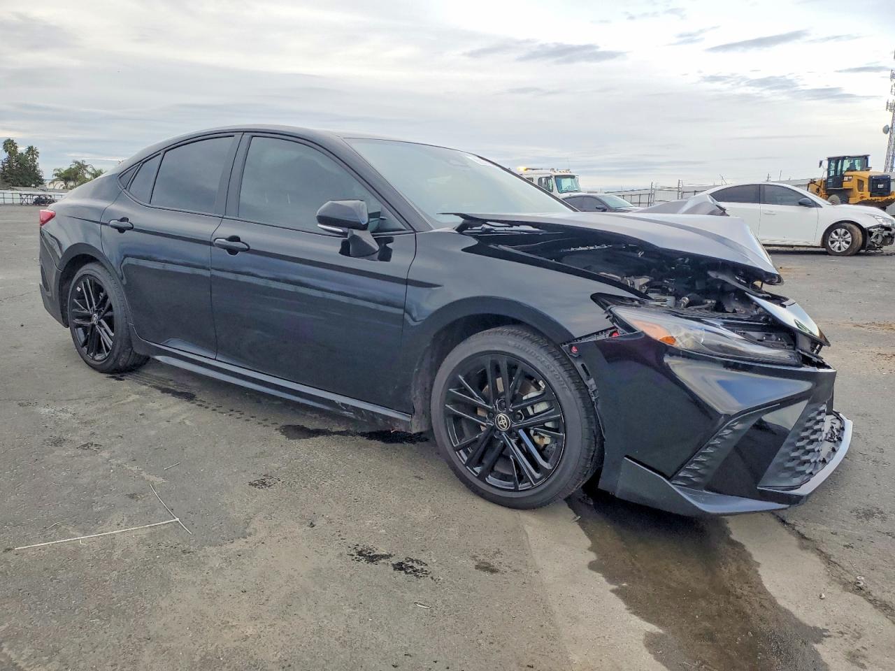 2025 TOYOTA CAMRY SE photo 4
