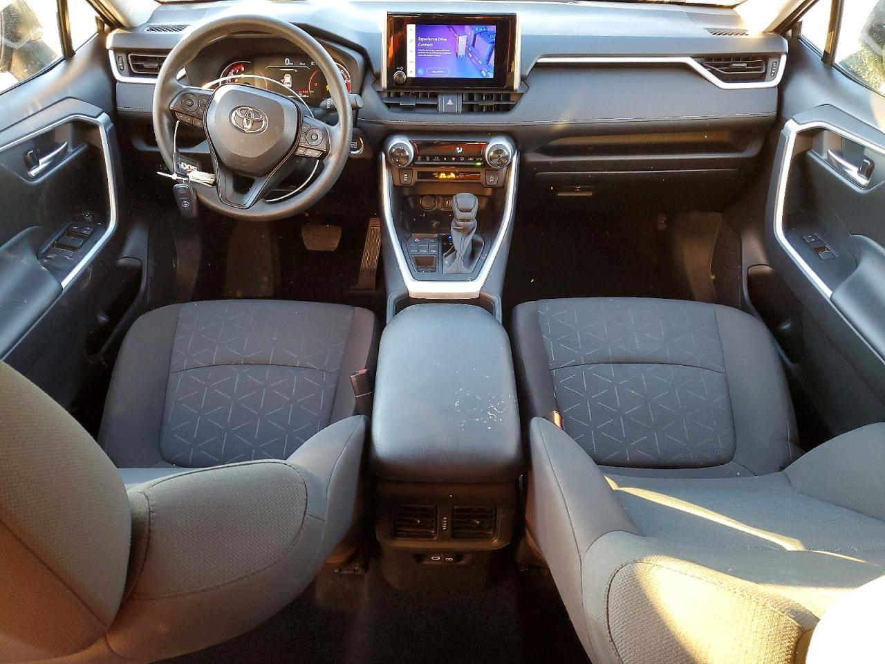 2025 TOYOTA RAV4 XLE photo 8