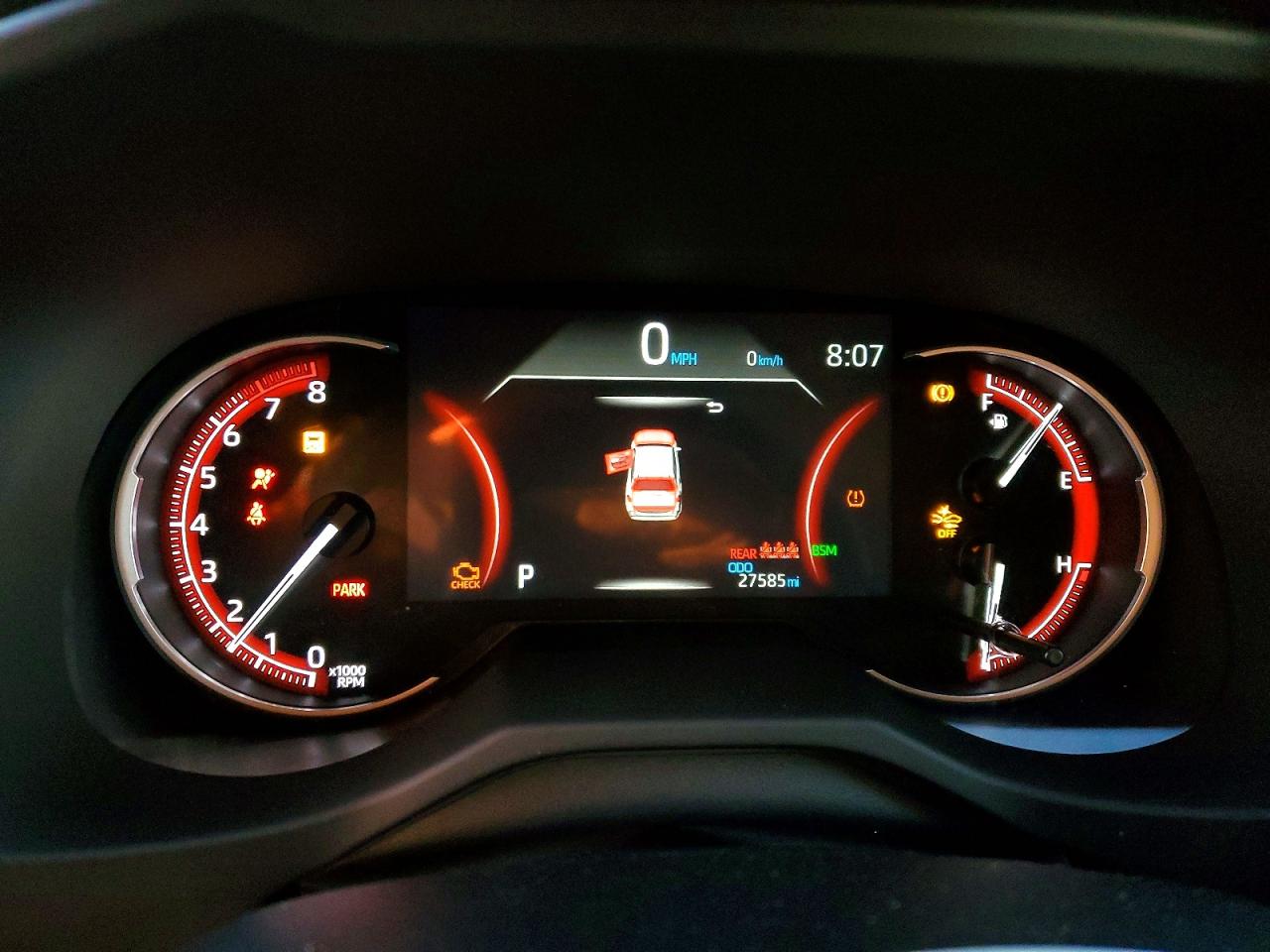 2025 TOYOTA RAV4 XLE photo 9