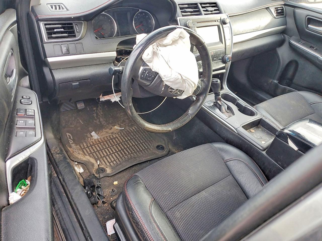 2017 TOYOTA CAMRY LE photo 8