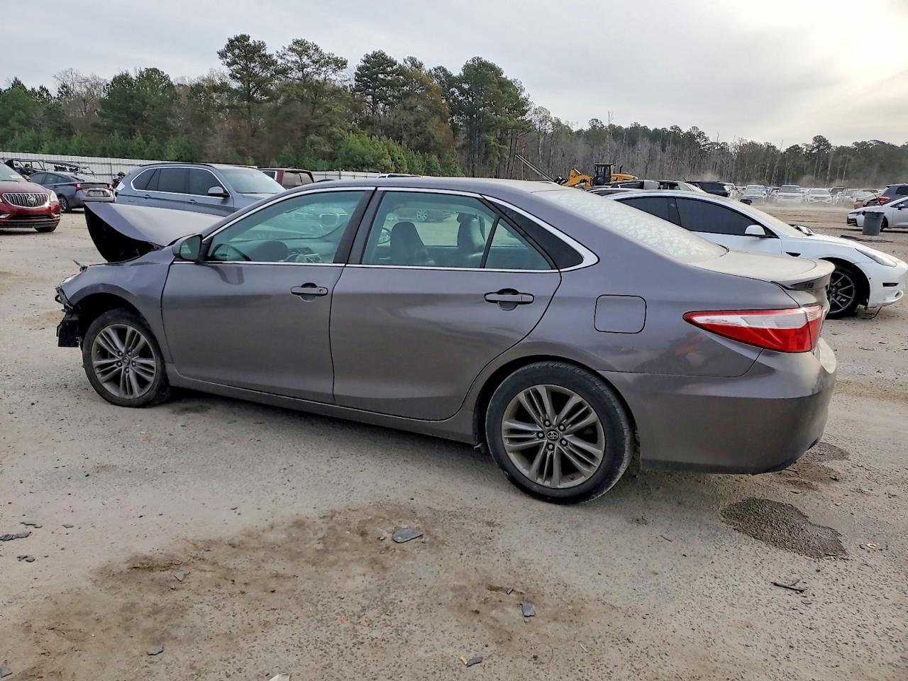 2017 TOYOTA CAMRY LE photo 2