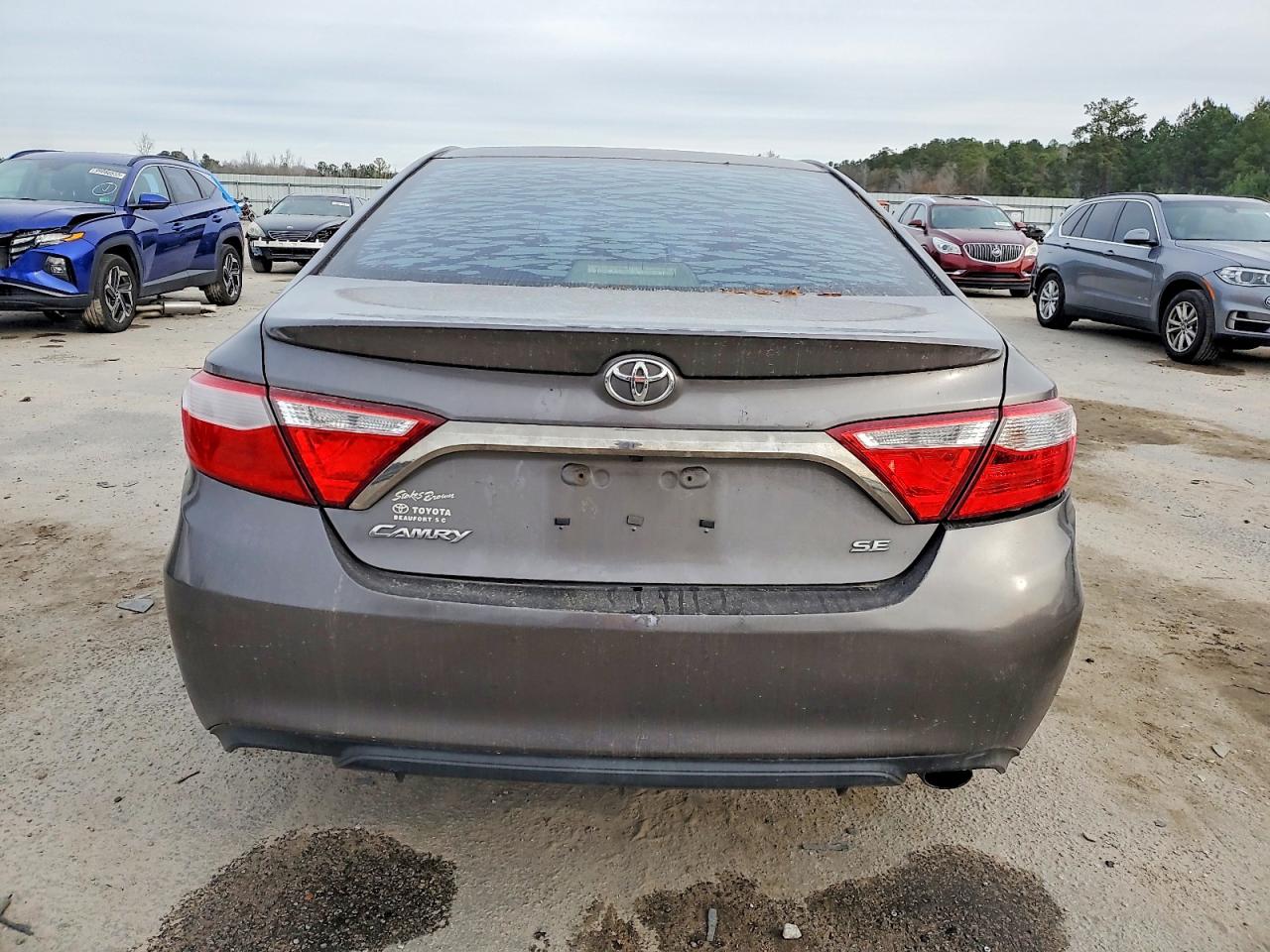 2017 TOYOTA CAMRY LE photo 6