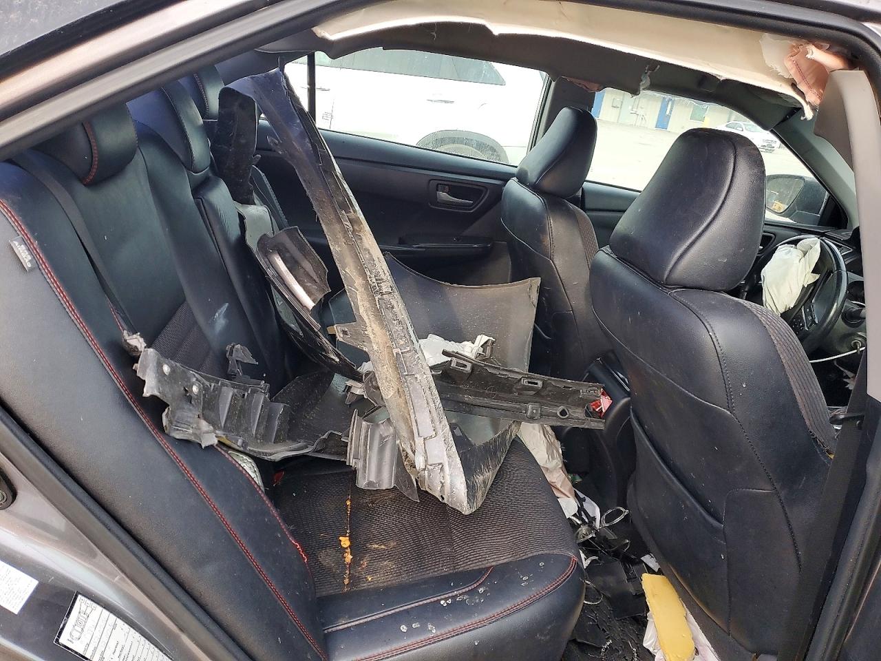 2017 TOYOTA CAMRY LE photo 10