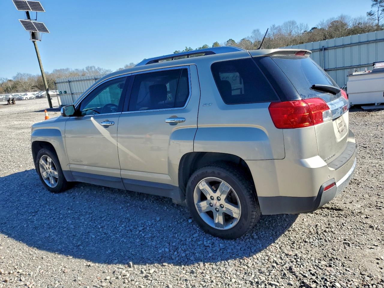 2013 GMC TERRAIN SLT photo 2