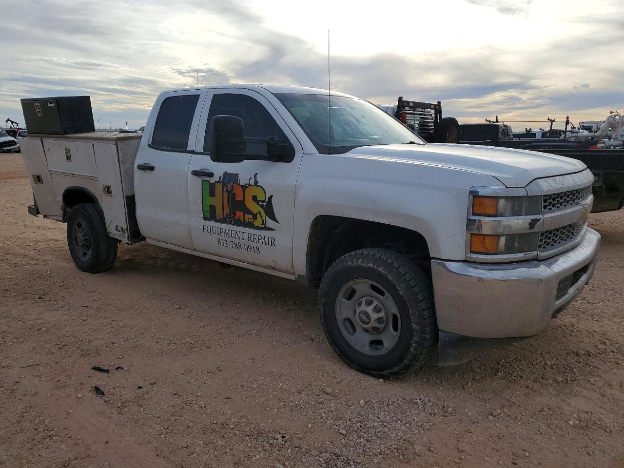 2019 CHEVROLET SILVERADO K2500 HEAVY DUTY photo 4