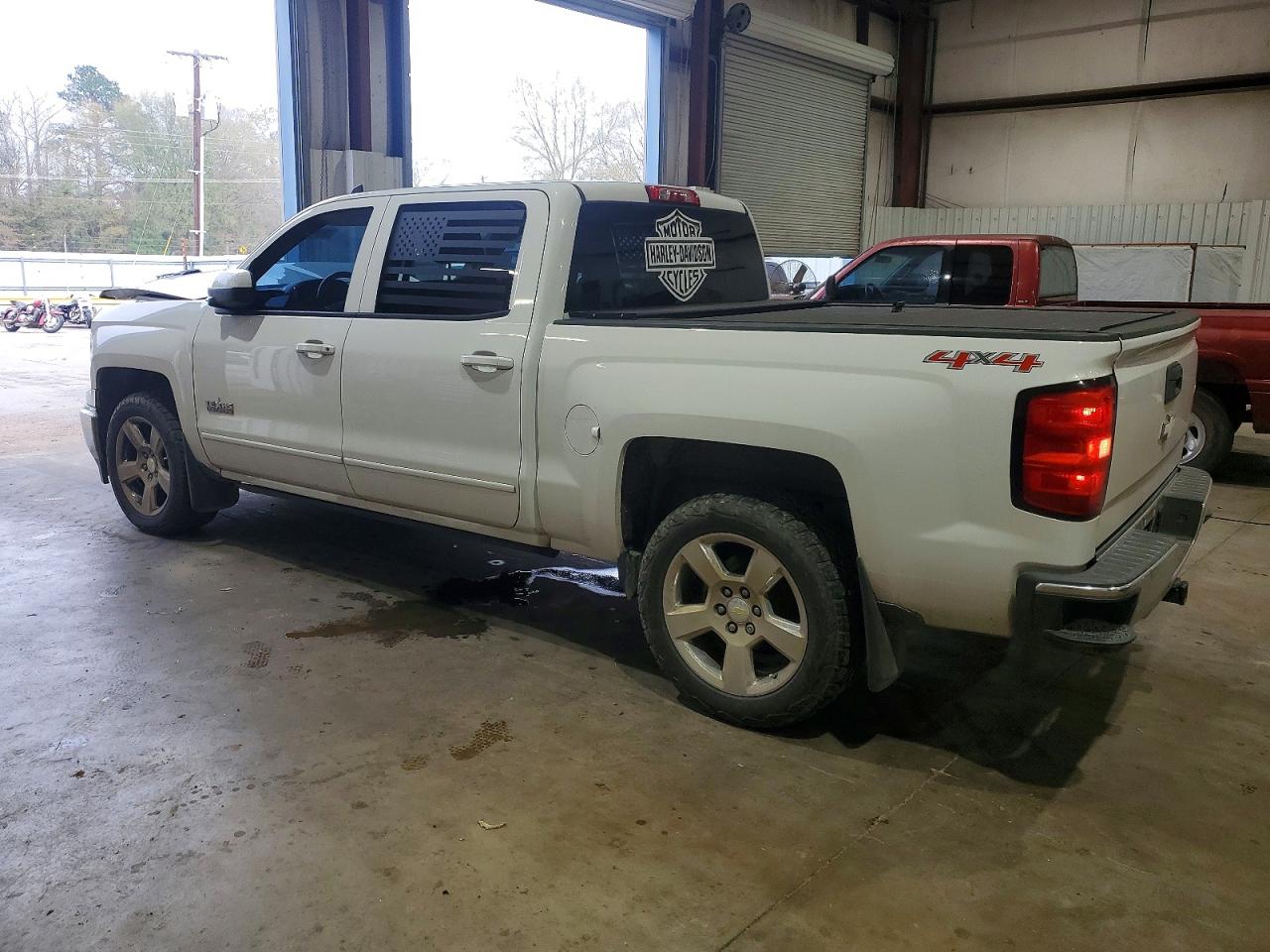 2015 CHEVROLET SILVERADO K1500 LT photo 2