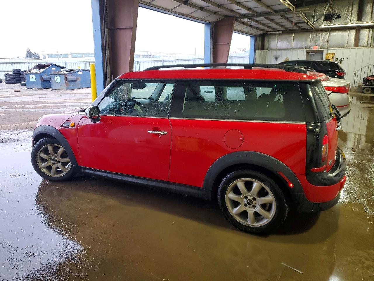 2010 MINI COOPER CLUBMAN photo 2