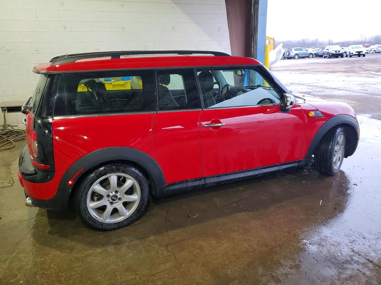 2010 MINI COOPER CLUBMAN photo 3
