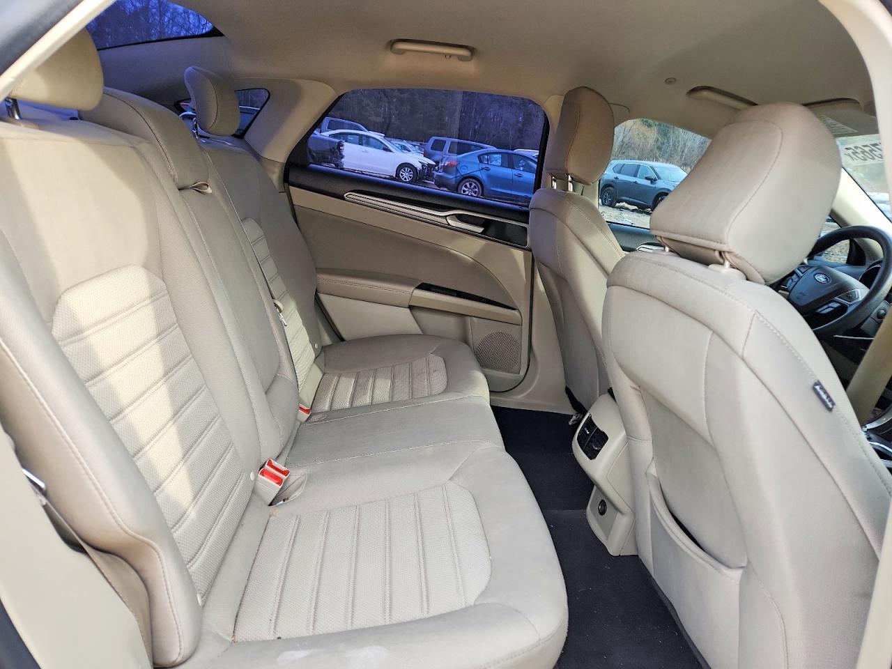 2020 FORD FUSION photo 19
