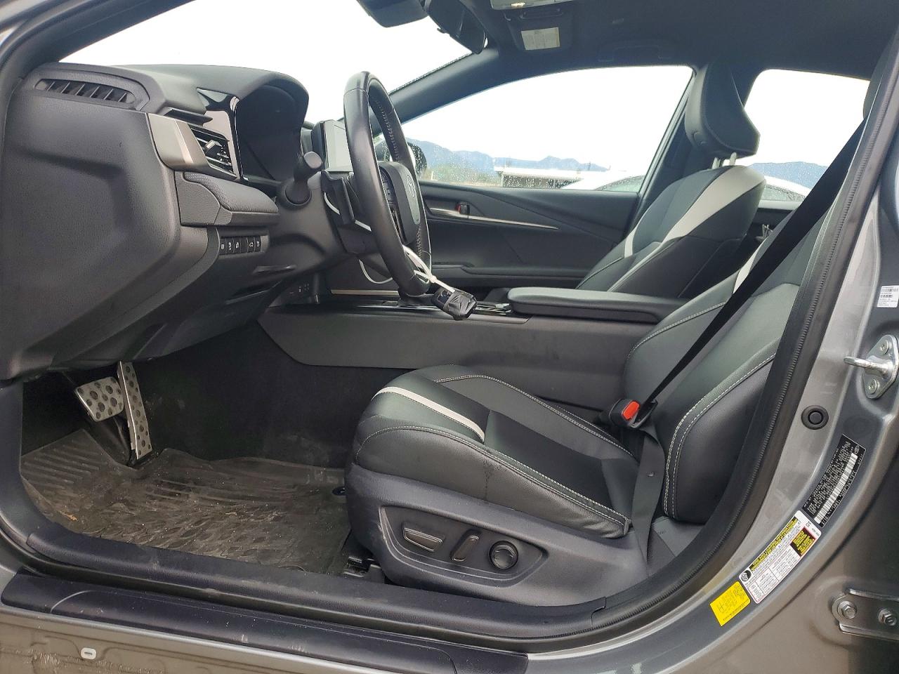 2025 TOYOTA CAMRY XSE photo 7