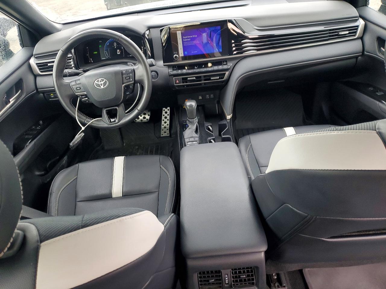 2025 TOYOTA CAMRY XSE photo 8