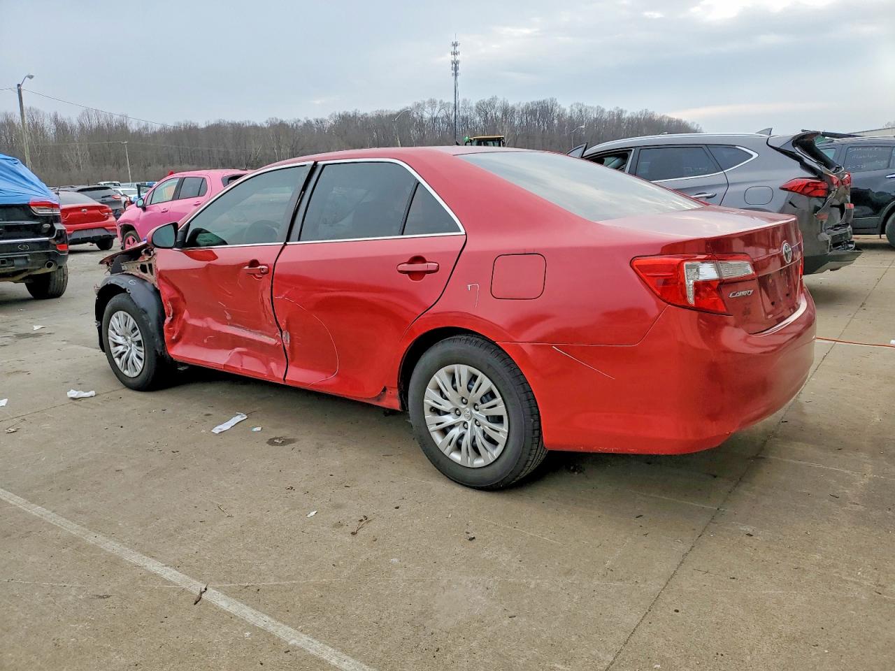 2014 TOYOTA CAMRY L photo 2