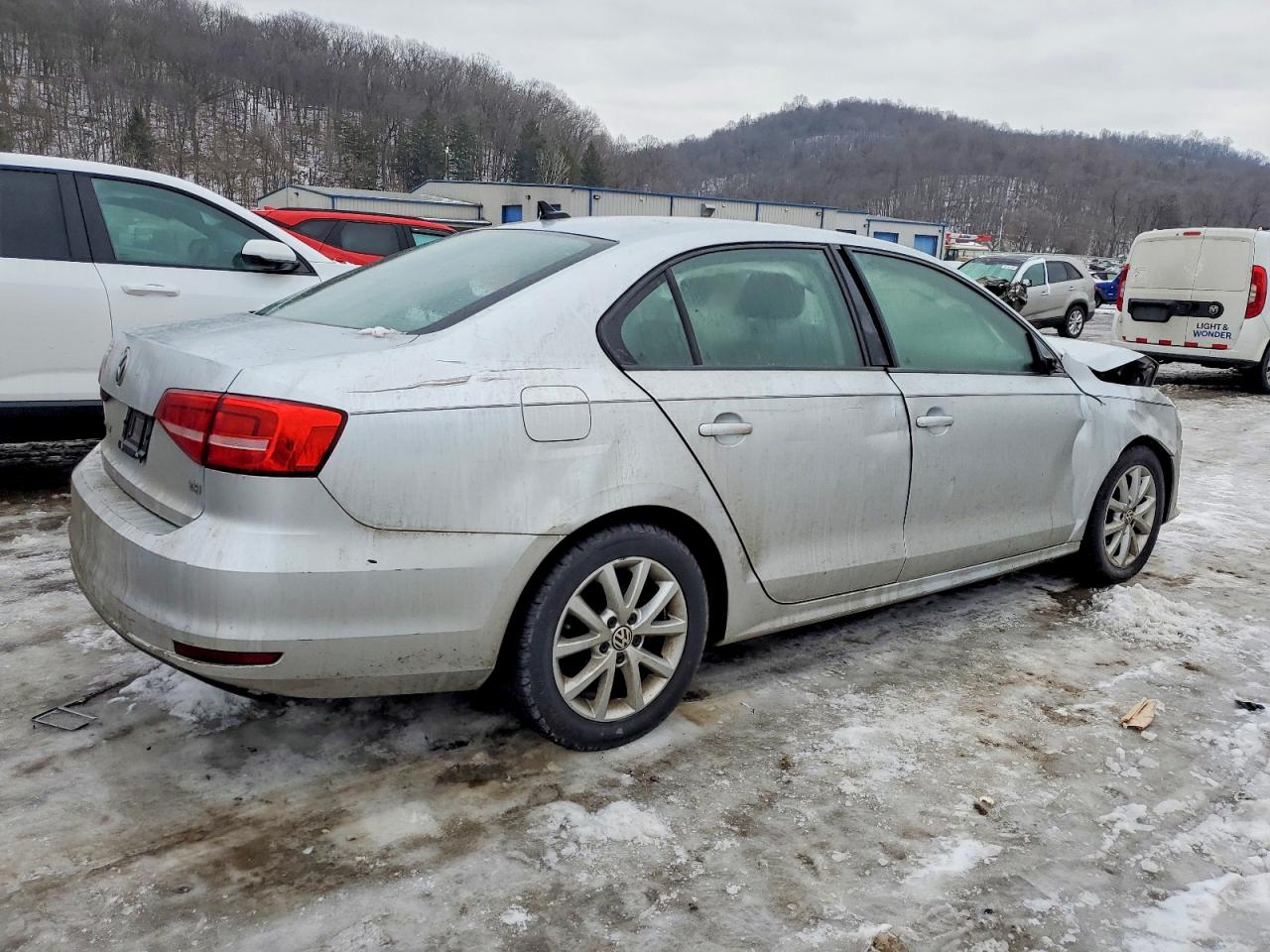 2015 VOLKSWAGEN JETTA SE photo 5
