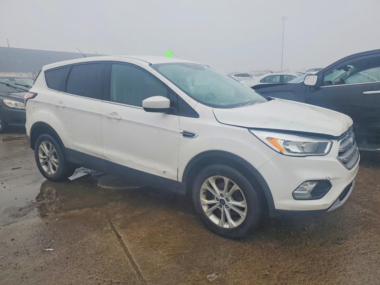 2017 FORD ESCAPE SE photo 4