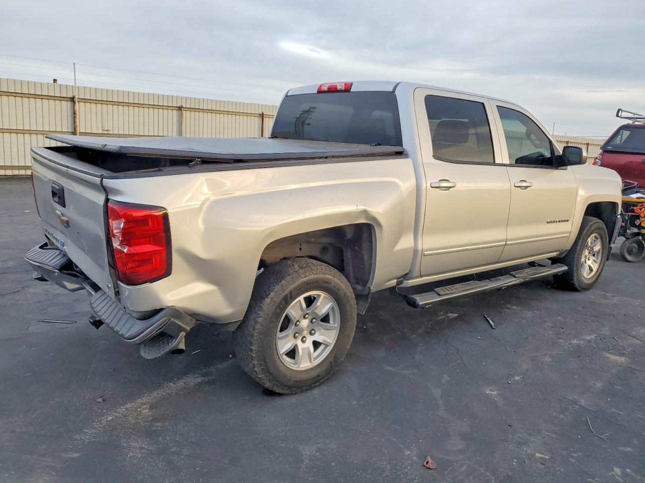 2017 CHEVROLET SILVERADO C1500 LT photo 3